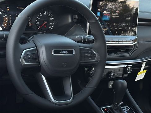 New 2026 Jeep Compass Latitude image 16