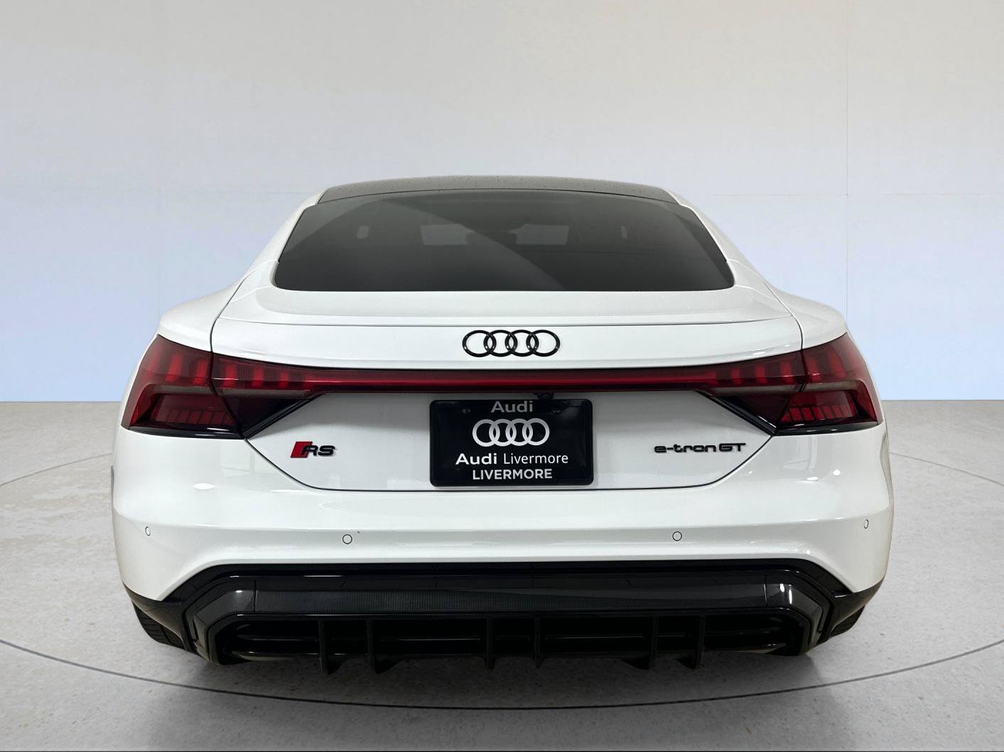 Used 2023 Audi RS e-tron GT w/ Carbon Performance Package AWD/4WD image 5