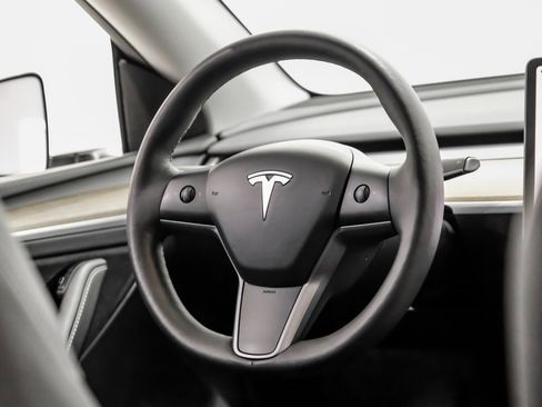 Used 2023 Tesla Model Y Long Range image 10