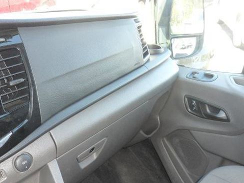 Used 2024 Ford Transit 350 XLT RWD image 34