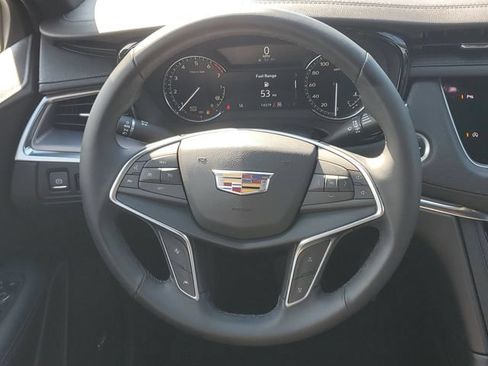 Certified 2025 Cadillac XT5 Luxury w/ LPO, Floor Liner Package AWD/4WD image 14