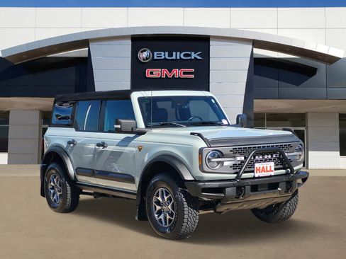 Used 2021 Ford Bronco Badlands image 1