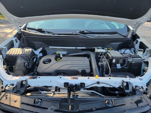 Certified 2024 Chevrolet Equinox LS w/ LS Convenience Package image 10