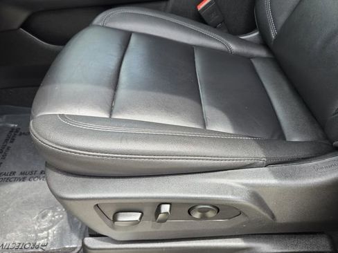 Used 2025 Chevrolet Suburban Z71 AWD/4WD image 24