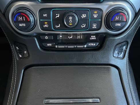 Used 2019 Chevrolet Suburban Premier image 21