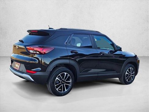 New 2026 Chevrolet TrailBlazer LT image 2