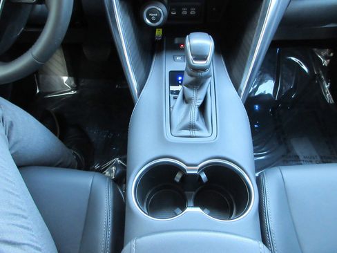 Used 2024 Toyota Venza XLE image 45