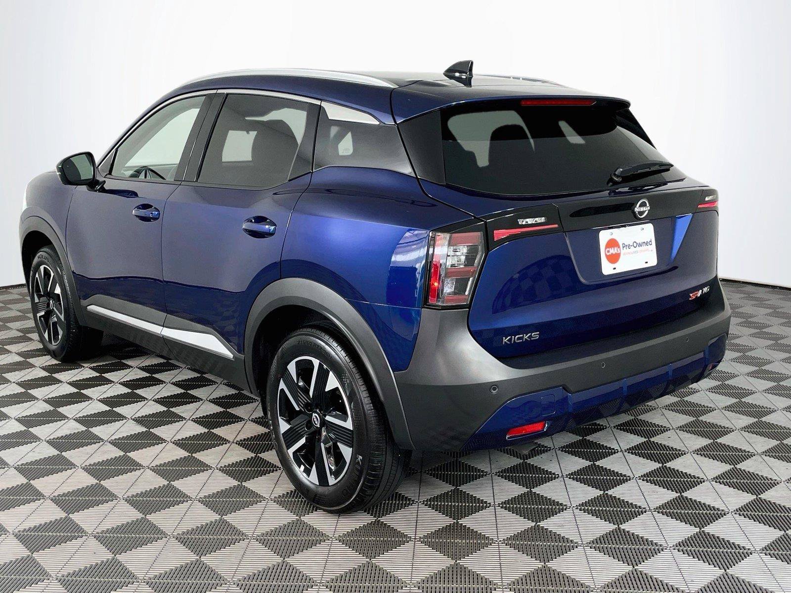 Used 2026 Nissan Kicks SR AWD/4WD image 6