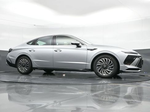 Used 2025 Hyundai Sonata Limited image 51