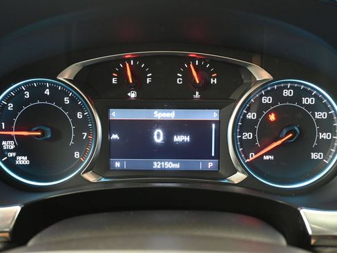 Used 2023 Chevrolet Traverse LT FWD image 21