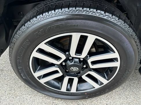 Used 2022 Toyota 4Runner Limited AWD/4WD image 8