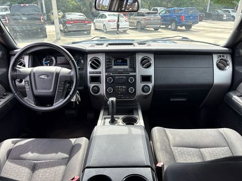 Used 2017 Ford Expedition XLT AWD/4WD image 8