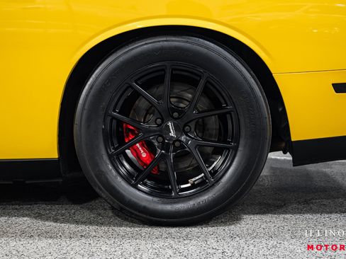 Used 2010 Dodge Challenger SRT8 w/ Special Edition Group image 13