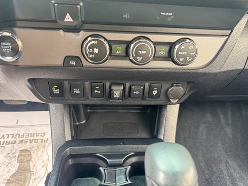 Used 2020 Toyota Tacoma TRD Sport w/ Technology Package RWD image 12