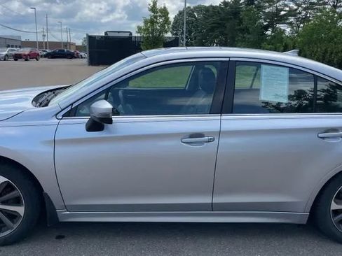 Used 2017 Subaru Legacy 2.5i Limited AWD/4WD image 4