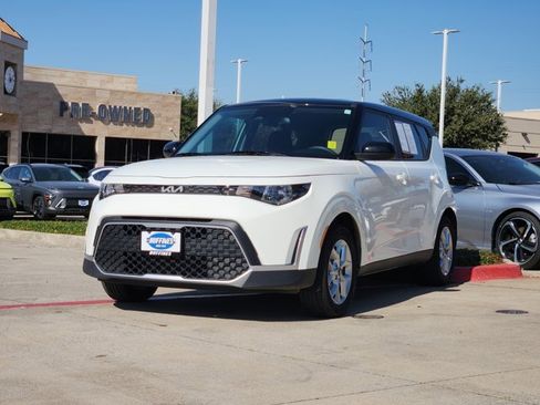 Certified 2025 Kia Soul S image 3