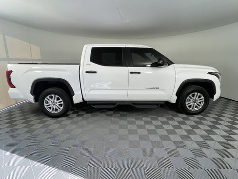 Used 2025 Toyota Tundra SR5 w/ SR5 Convenience Package AWD/4WD image 6
