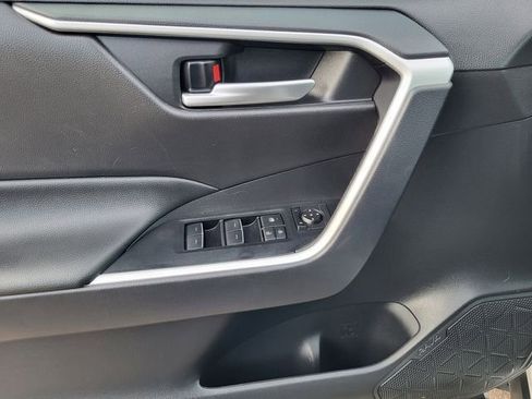 Used 2025 Toyota RAV4 XLE image 18