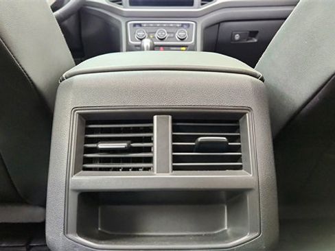 Used 2021 Volkswagen Atlas Cross Sport SE w/ Panoramic Sunroof Package image 51