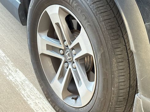 Certified 2025 Honda Pilot EX-L image 8