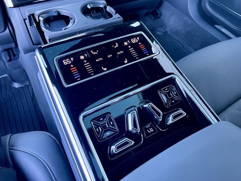 Used 2025 Audi S8 image 32