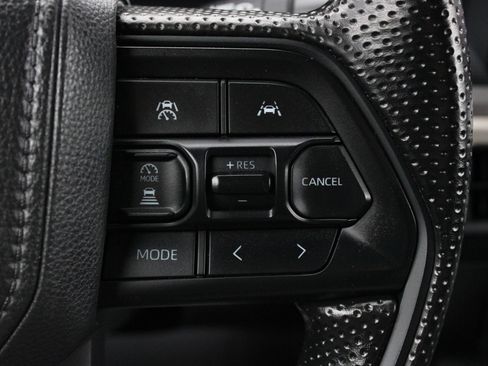Used 2025 Toyota Tacoma SR5 AWD/4WD image 28