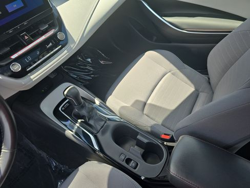 Certified 2025 Toyota Corolla SE w/ SE Premium Package FWD image 23