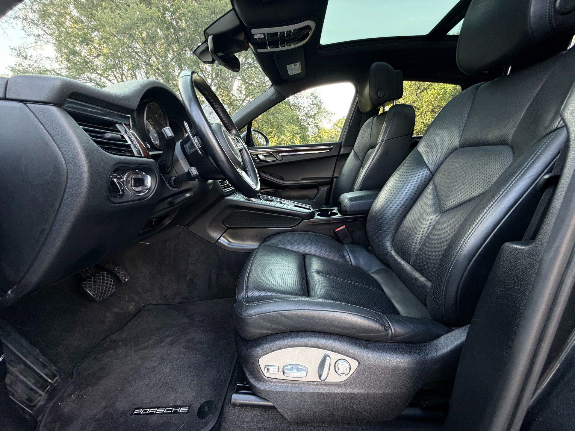 Used 2021 Porsche Macan S AWD/4WD image 5