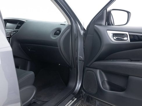 Used 2018 Nissan Pathfinder S AWD/4WD image 28