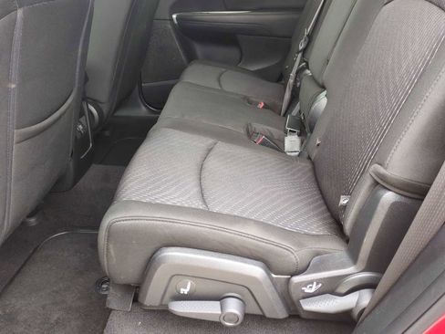 Used 2019 Dodge Journey SE image 24