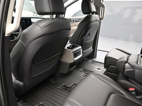 New 2026 Kia Carnival LXS image 17