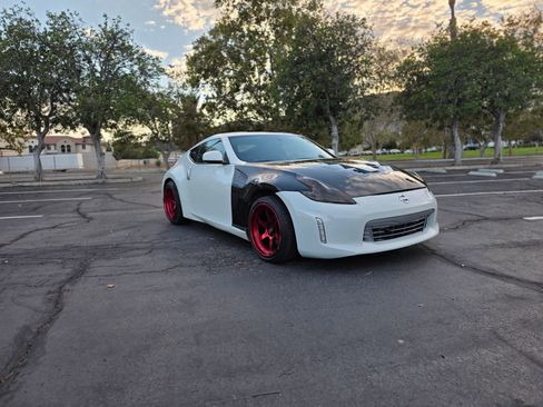 Used 2017 Nissan 370Z Coupe RWD image 1
