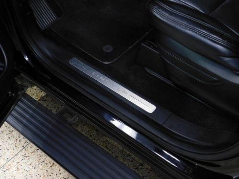 Used 2021 Lincoln Navigator L Reserve image 28