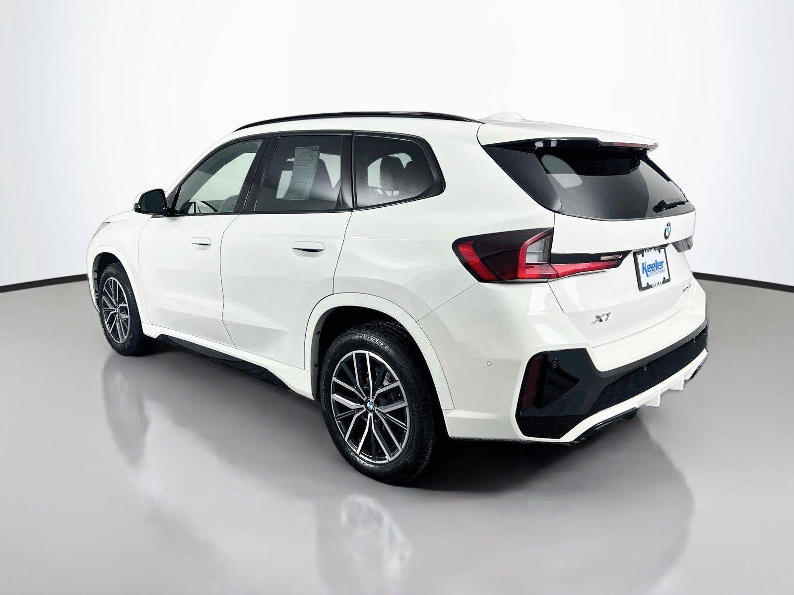 Used 2023 BMW X1 xDrive28i w/ Premium Package AWD/4WD image 4
