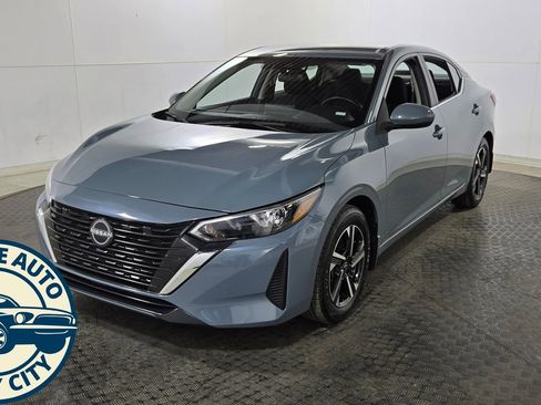 Used 2025 Nissan Sentra SV FWD image 3