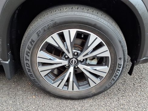 Certified 2023 Nissan Rogue SV w/ SV Premium B Package AWD/4WD image 8