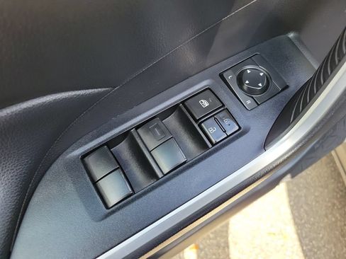 Used 2021 Toyota RAV4 LE FWD image 15