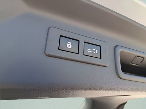 Used 2025 Subaru Forester Limited image 7