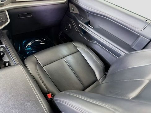 Used 2024 Ford Expedition Max XLT image 25