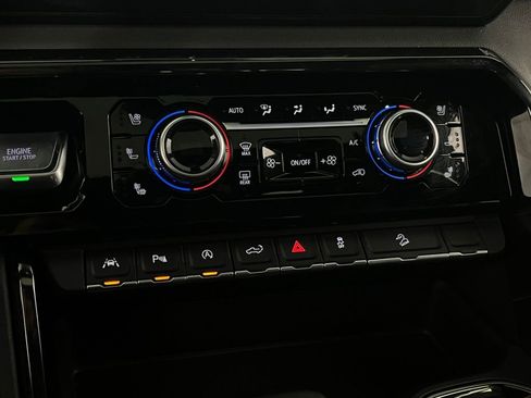 Used 2024 GMC Sierra 1500 AT4 w/ Technology Package image 18