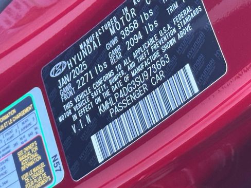 Used 2025 Hyundai Elantra Limited image 31