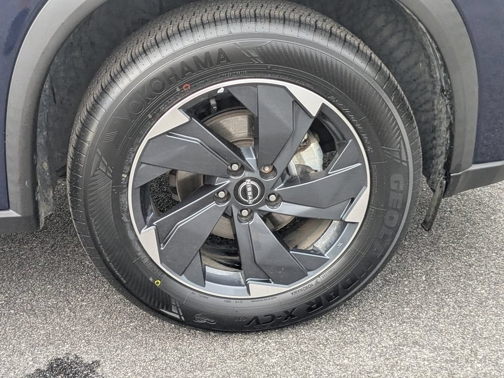 Used 2024 Nissan Rogue SV AWD/4WD image 11