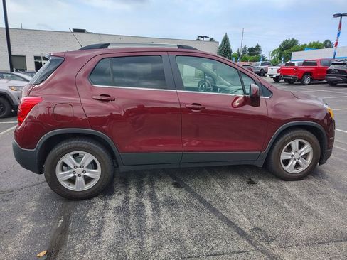 Used 2016 Chevrolet Trax LT w/ LT Convenience Package FWD image 4