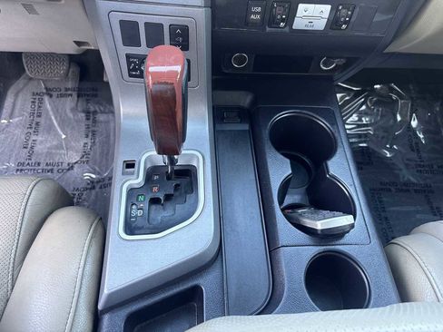 Used 2015 Toyota Sequoia Platinum RWD image 32