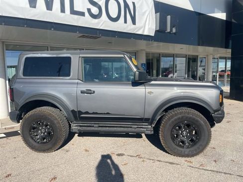 Used 2023 Ford Bronco Wildtrak image 2