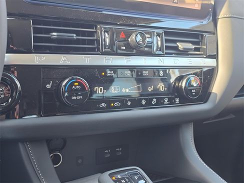 New 2026 Nissan Pathfinder SL image 27