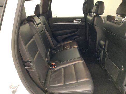 Used 2019 Jeep Grand Cherokee Limited image 19