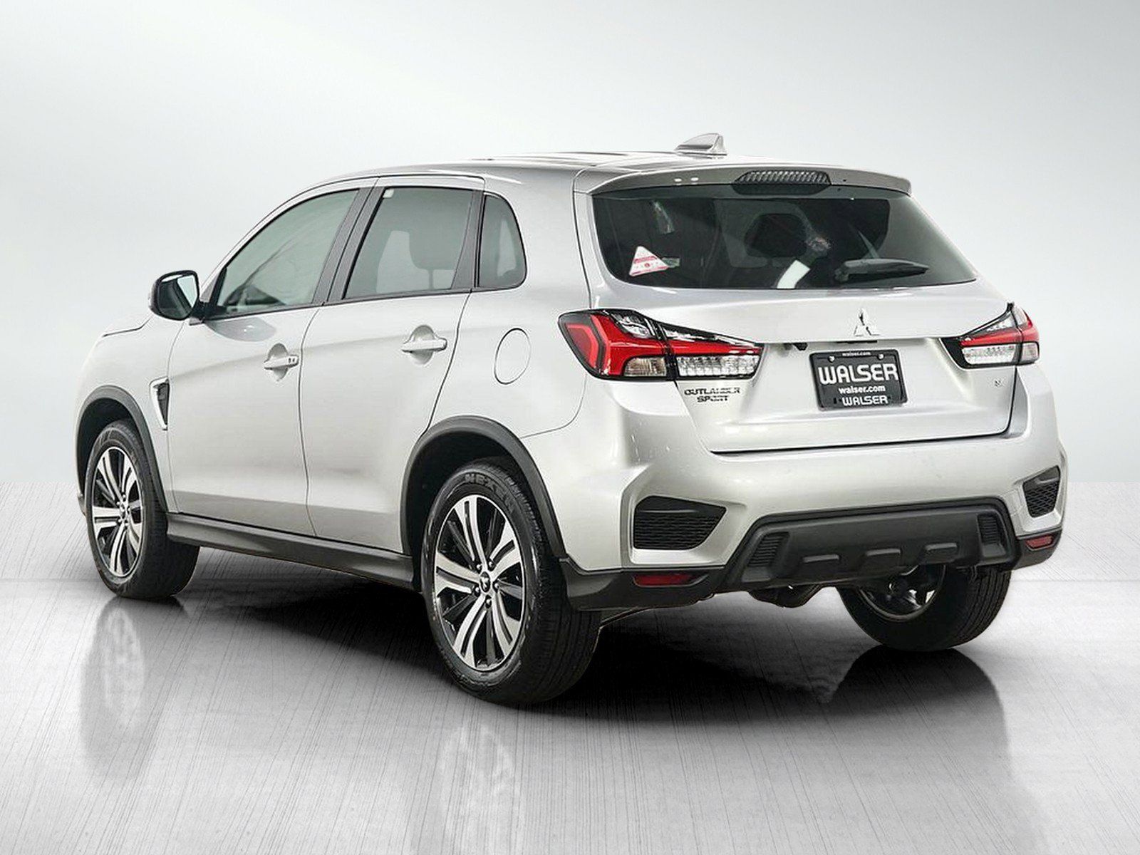 Used 2026 Mitsubishi Outlander Sport SE AWD/4WD image 3