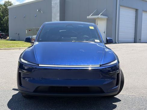 Used 2026 Tesla Model Y 2WD image 6