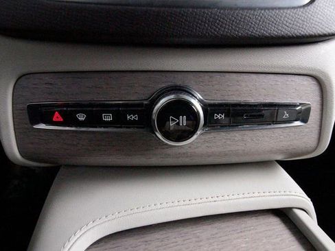 Used 2023 Volvo XC90 T8 Plus w/ Protection Package Premier image 16